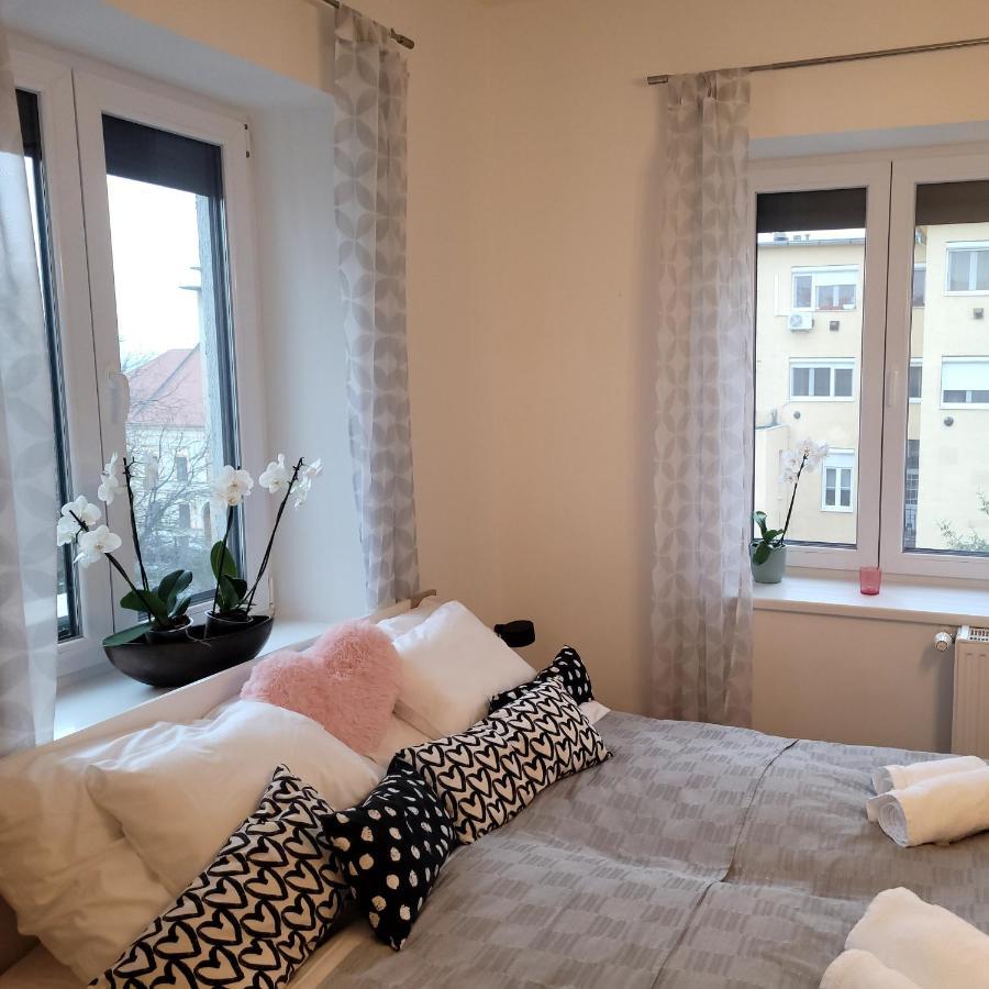 Rose Apartment Pécs Exterior photo